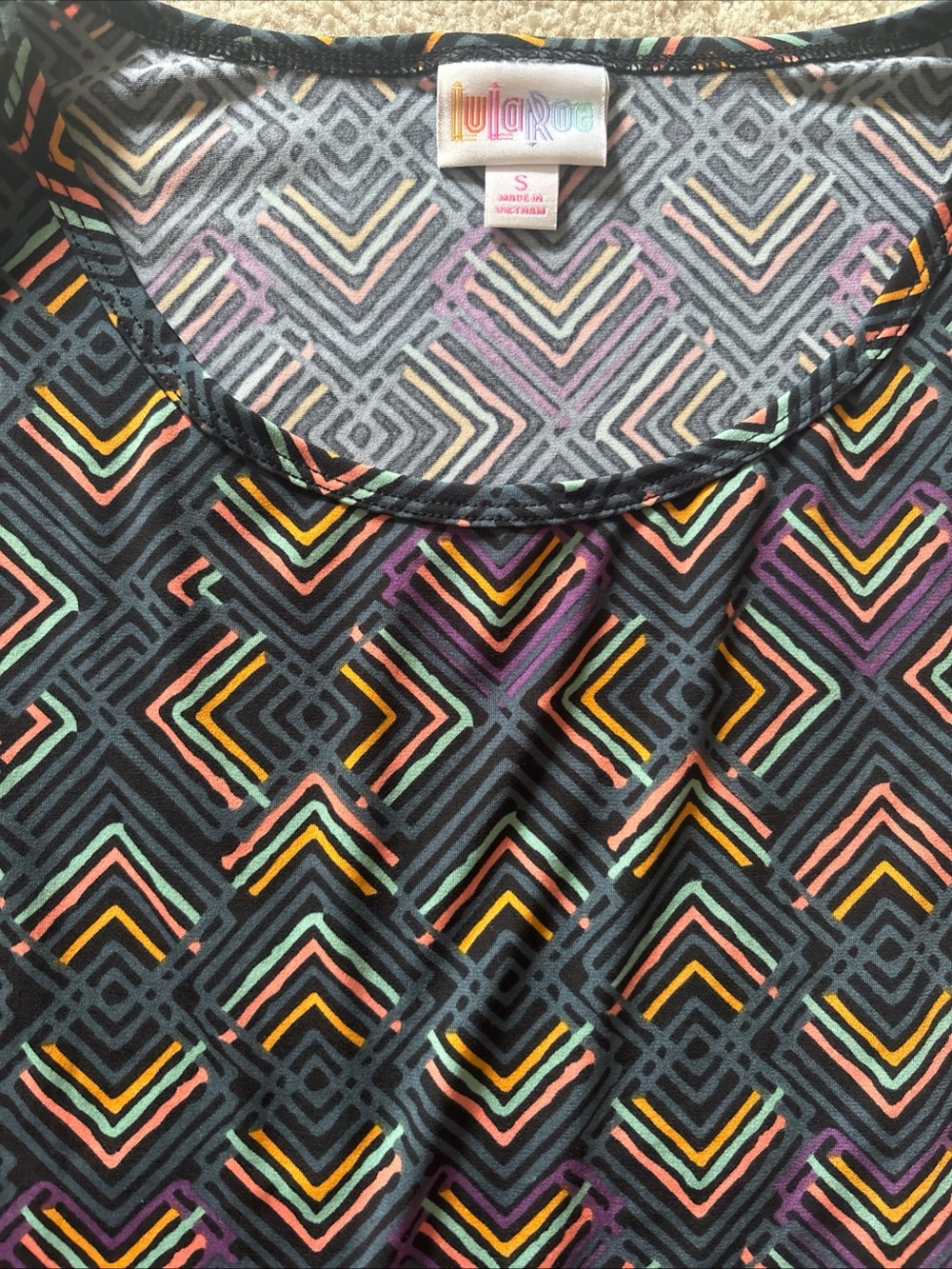 NWT S Lularoe Irma - Picture 7 of 9